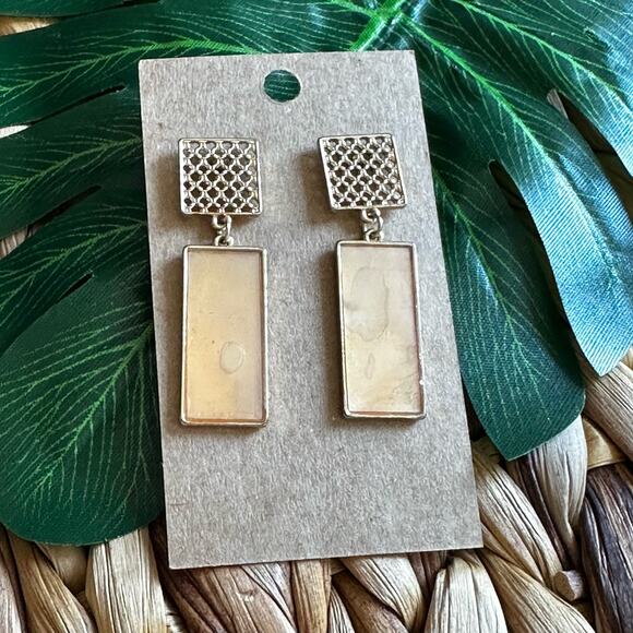 BOGO FREE VTG ORANGE RECTANGULAR DANGLE EARRINGS - Picture 1 of 4